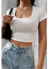 Kadın Beyaz Yarım Kol Düz Yaka Crop Top Bluz
