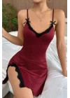 Kadın Bordo Bacak Yırtmaçlı Siyah Dantelli ve Fiyonklu Şık Gecelik