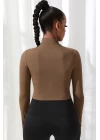 Kadın Kahverengi Uzun Kol Fermuarlı Parmak Geçme Detaylı Dik Yaka Crop Top Bluz