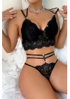 Kadın Siyah Çift Sıra Çapraz Askılı Cut-Out Tanga Detaylı Şık Takım