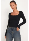 Kadın Siyah Kare Yaka Dantelli Uzun Kollu Crop Top Bluz