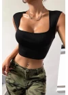 Kadın Siyah Kare Yaka Kalınlaşan Omuz Detaylı Crop Top Bluz