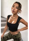 Kadın Siyah Kare Yaka Kalınlaşan Omuz Detaylı Crop Top Bluz