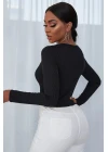 Kadın Siyah Uzun Kollu Düğmeli Göğüs ve Göbek Dekolteli Crop Top Bluz
