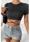 Kadın Siyah Yarım Kol Çapraz Bağlamalı Crop Top Bluz
