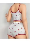Pamuklu Beyaz Üstüne Kırmızı Gül Desen Fitilli Askılı Şortlu Pijama Takımı