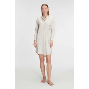 Kadın Pamuklu Düğmeli Uzun Kollu Gecelik – Rahat Kalıp, Doğal Kumaş, Zasız Şıklık