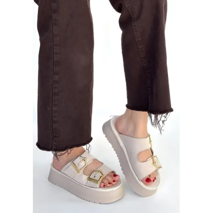 Coer Bej Süet Çift Tokalı Terlik