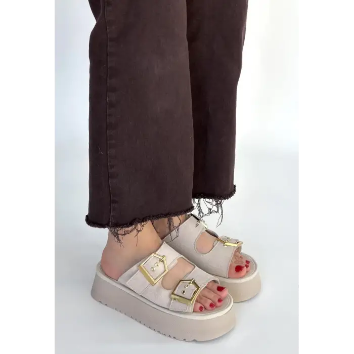 Coer Bej Süet Çift Tokalı Terlik