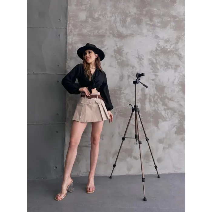 Kemerli Kapak Detaylı Şort Etek