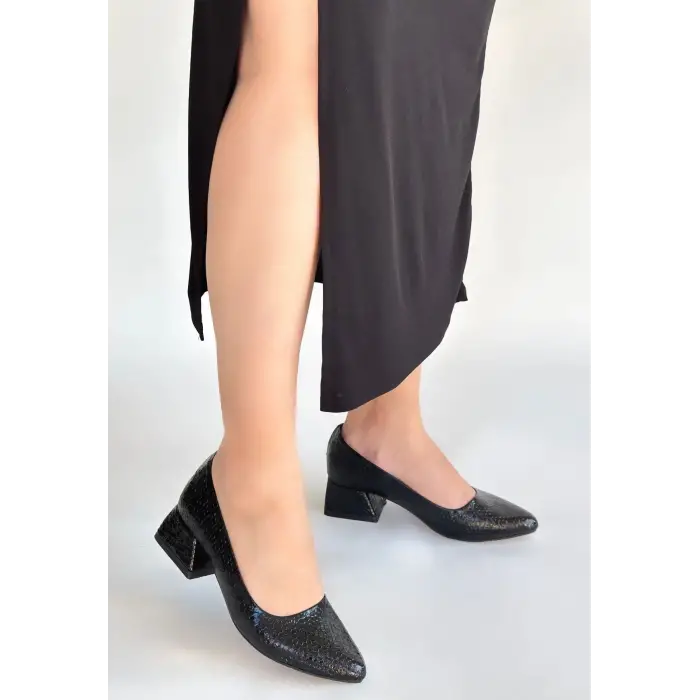 Nitya Siyah Baskılı Rugan Topuklu Ayakkabı