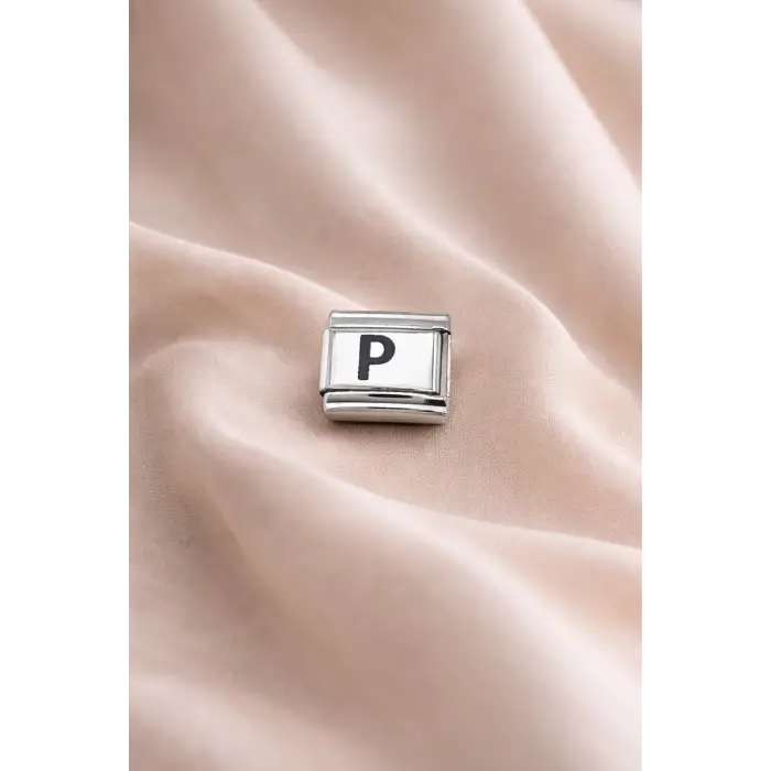 Nomination Uyumlu “P” Harf Charm – Çelik Bileklik Modülü, Kişiye Özel Harf Aksesuarı
