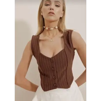 Çizgili krep düğmeli yelek kahve s3395