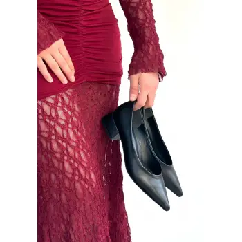 Ferla Siyah Cilt Topuklu Ayakkabı