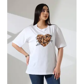 Leopar kalp baskılı tişört