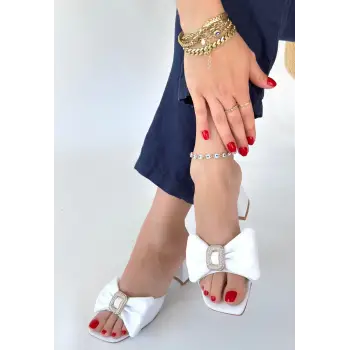 Niyyar Beyaz Cilt Topuklu Terlik