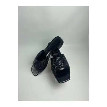 Ortu Siyah Cilt İşlemeli Terlik