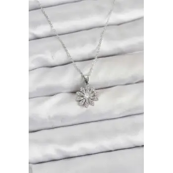 Pirinç Gümüş Renk Çiçek Model Kadın Kolye