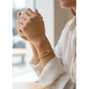 Yonca Model Pirinç Gold Renk Kadın Bileklik