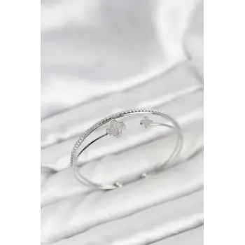 Yonca Model Pirinç Gümüş Renk Kadın Bileklik