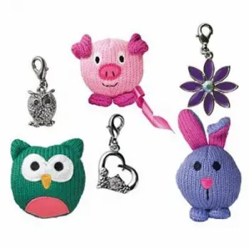 Yün Hışırtı Oyuncak ve Tasma Süsü Kedi Oyuncağı 4 Cm