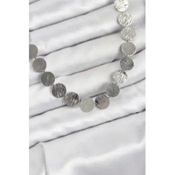 Yuvarlak Plaka Model Gümüş Renk Kadın Kolye
