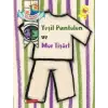 Yeşil Pantolon ve Mor Tişört