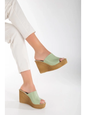 Dolgu Topuklu Terlik