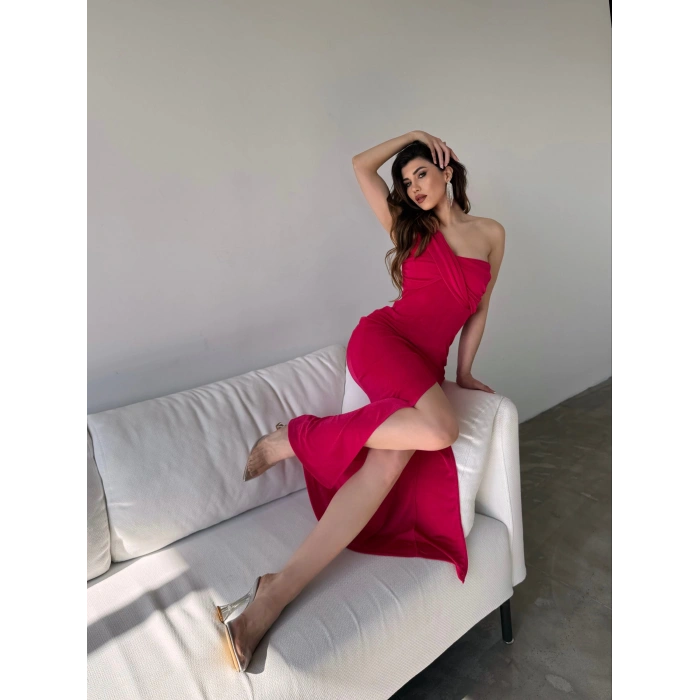 Tek Omuz Derin Yırtmaç Detaylı Buzzy Elbise