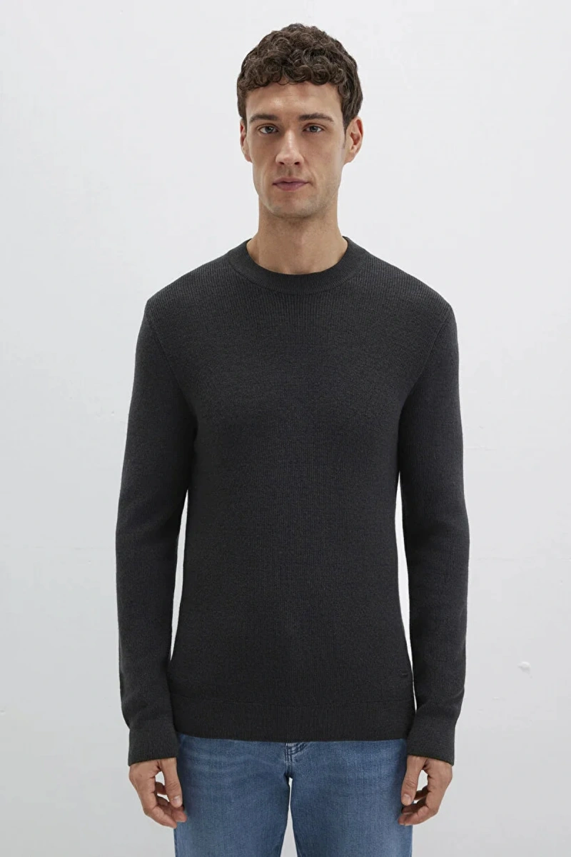 Mavi 0710291 0 Yaka Erkek Triko - Siyah