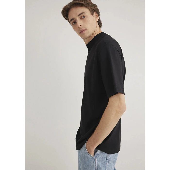 Mavi 0611193 0 Yaka Erkek Tshirt - Siyah