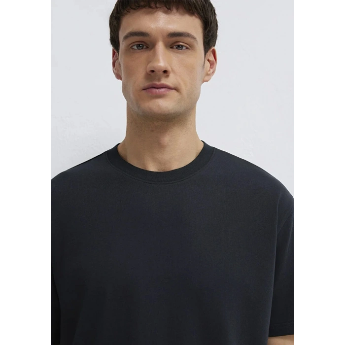 Mavi 0611596 0 Yaka Erkek Tshirt - Siyah
