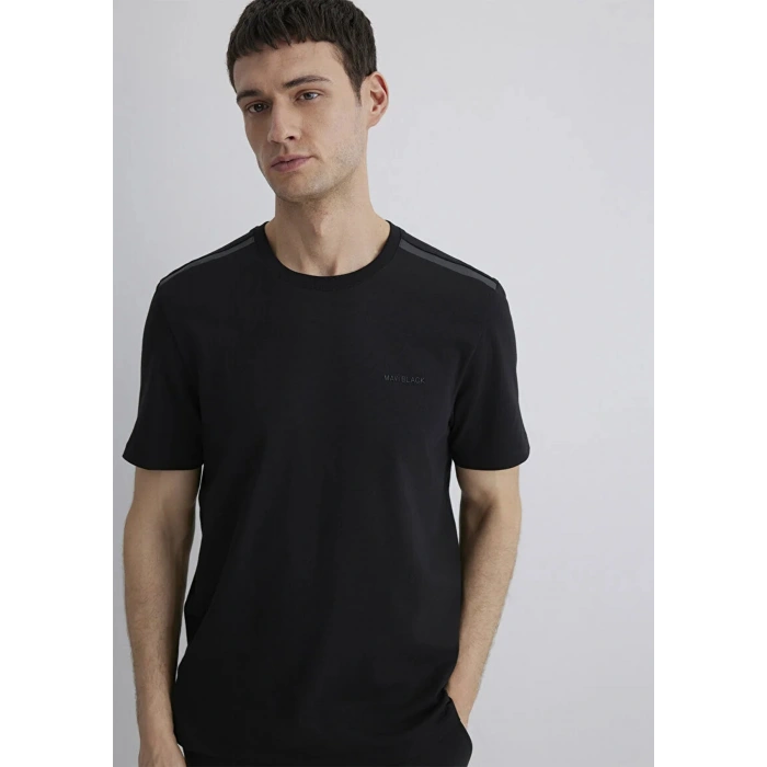 Mavi 0612689 0 Yaka Erkek Tshirt - Siyah
