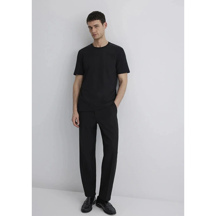 Mavi 0612689 0 Yaka Erkek Tshirt - Siyah