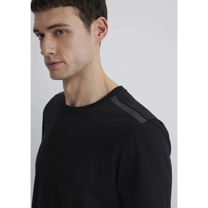 Mavi 0612689 0 Yaka Erkek Tshirt - Siyah