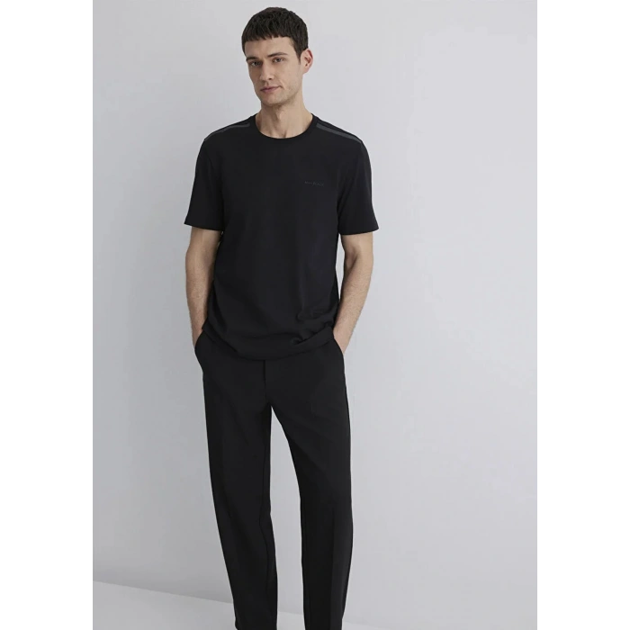 Mavi 0612689 0 Yaka Erkek Tshirt - Siyah
