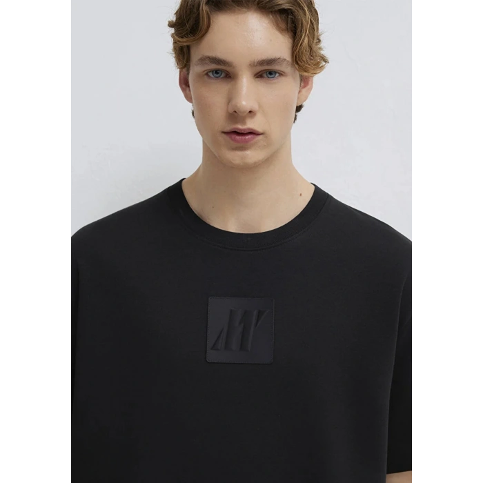 Mavi 0613439 0 Yaka Erkek Tshirt - Siyah