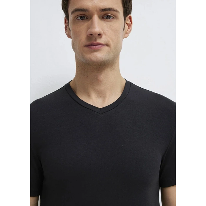 Mavi 061748 V Yaka Erkek Basic Tshirt - Siyah