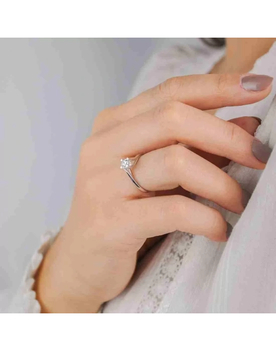 14 Ayar Altın Çapraz Beyaz Yüzük