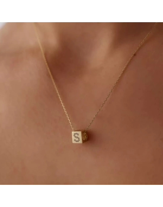14 Ayar Altın Force Zincirli Taşlı Küp Harf Kolye