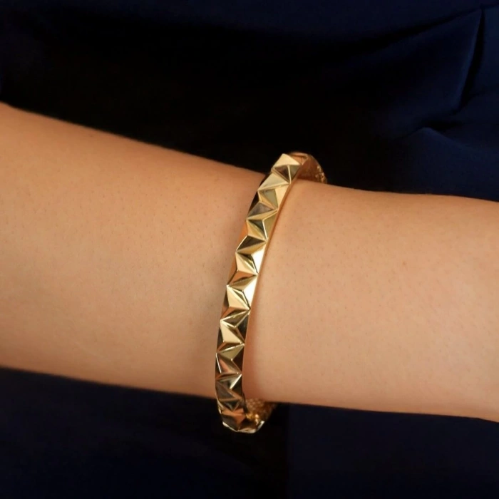 14 Ayar Altın Üçgen Kelepçe