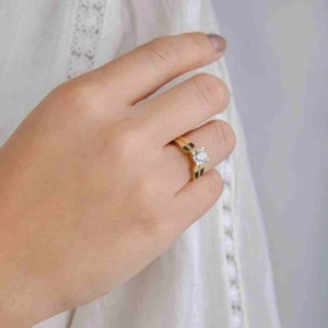 14 Ayar Altın Geniş Tektaş Yüzük