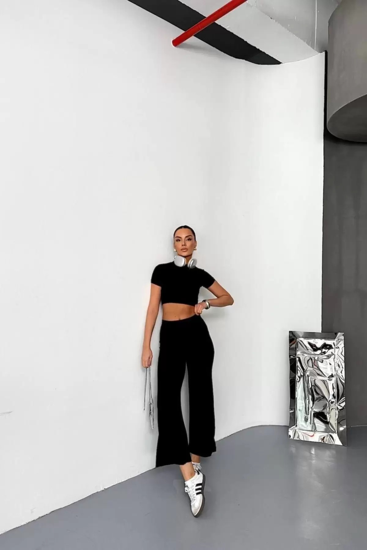 Osy Modal Yumuşak Dokulu Kumaş Kısa Kollu Crop Alt ispanyol Paça Pantalon ikili Takım - Siyah