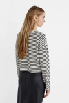 Kadın Siyah Beyaz Çizgili Uzun Kollu Crop Kazak