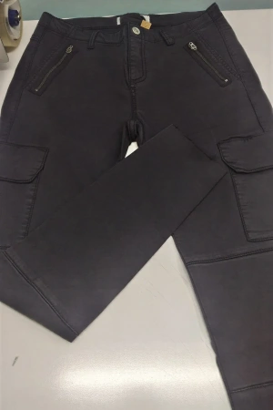 Kadın Dar ve Kısa Paça Kargo Kot Pantolon - Koyu Gri