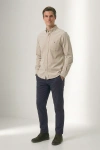 Erkek Lüks Kadife Kumaş Regular Fit Düğmesiz Yaka Gömlek - Bej