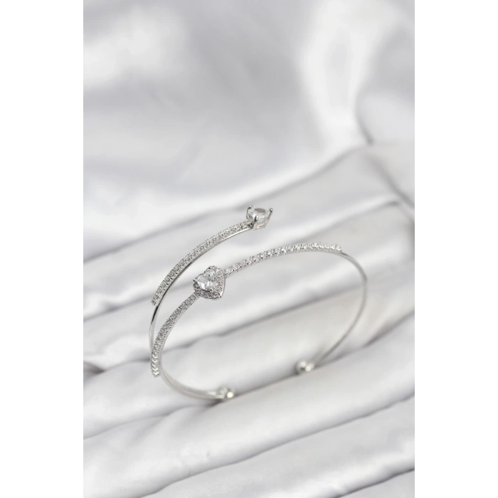 Kalp Model Pirinç Gümüş Renk Kadın Bileklik