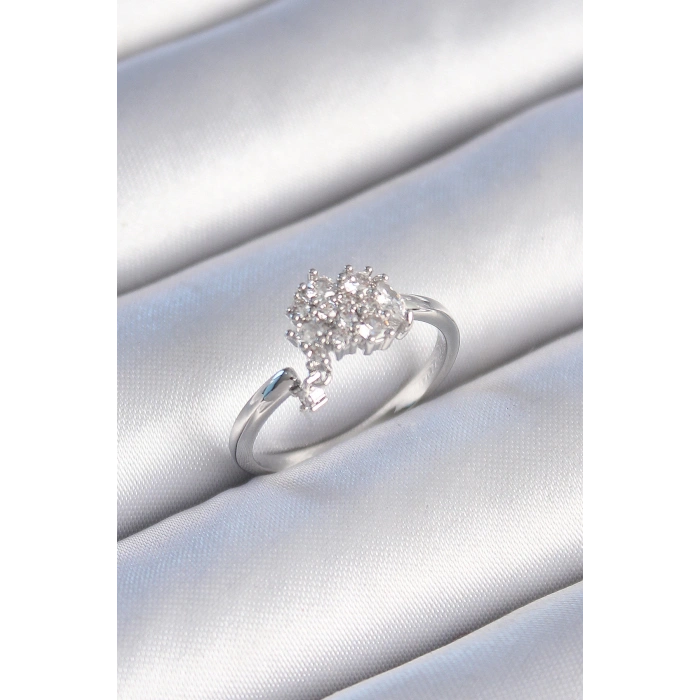 Pirinç Gümüş Renk Zirkon Taşlı Kadın Yüzük