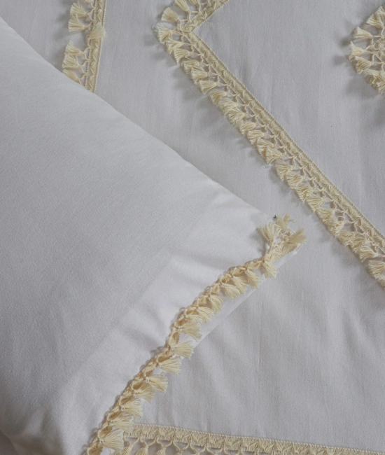 Beyaz Pamuk Keten Çift Kişilik Mozaik Ponponlu (yedek Yastıklı) Nevresim Takımı