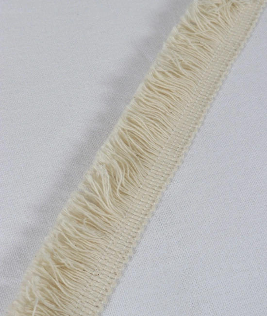 Beyaz Pamuk Keten Çoklu Püsküllü Çift Kişilik Nevresim Takımı (2 Yedek Yastıklı)